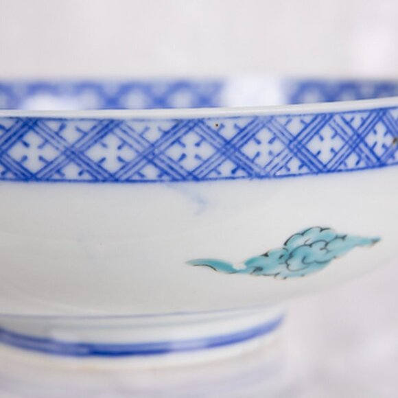 Antique Japanese Meiji Period Porcelain Bowl with Imari Pattern Design - Picture 6 of 11